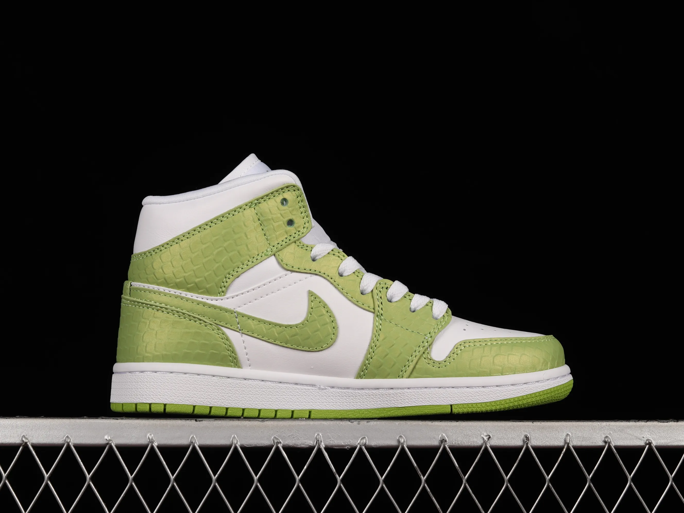 All categories Air Jordan Jordan series basketball shoes Air Jordan 1 Mid G version pure original Air Jordan 1 Mid SE "Green Python" AJ1 Joe 1 Green Snake DV2959-113